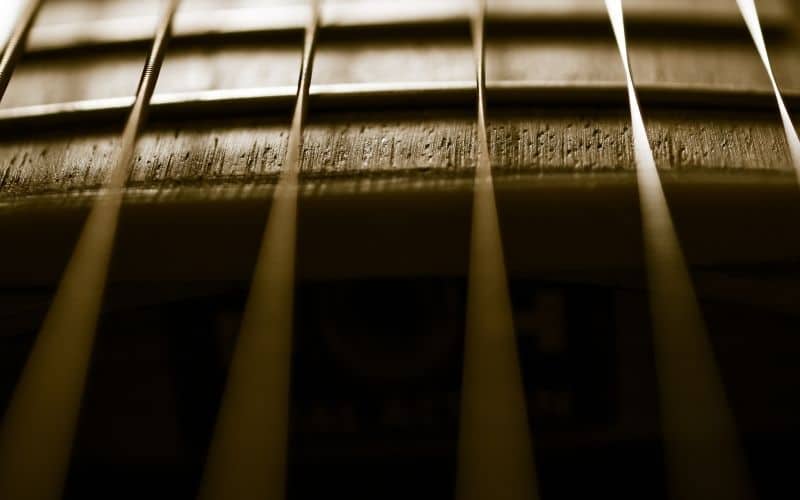 Fretting Out - Warped Guitar Neck 