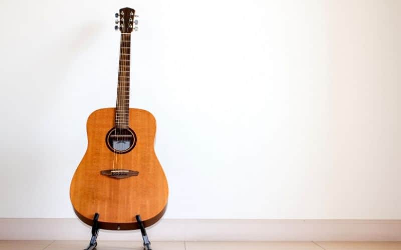 Are Guitar Stands Bad For Your Guitar? – Traveling Guitarist