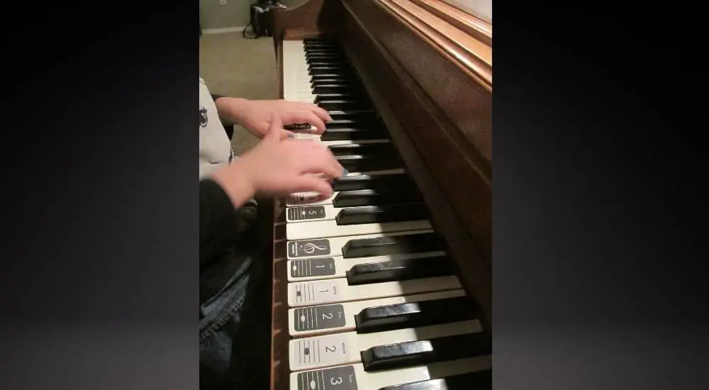 Beginners Piano - Is Piano Harder Than Guitar .jpg