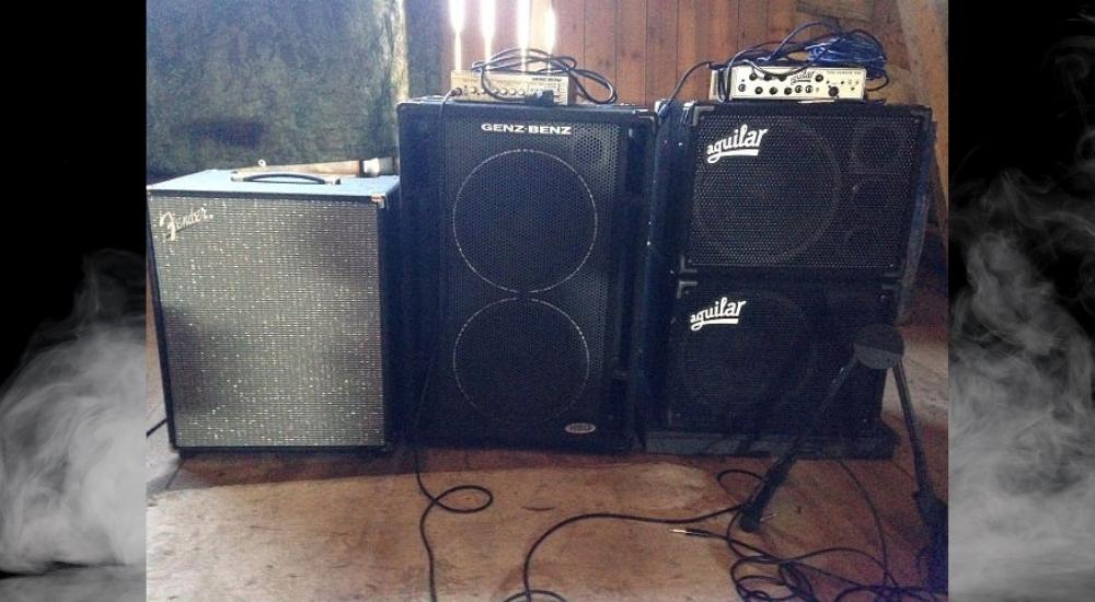 Bass Guitar Amps Look Different - Difference Between Bass and Guitar Amps 