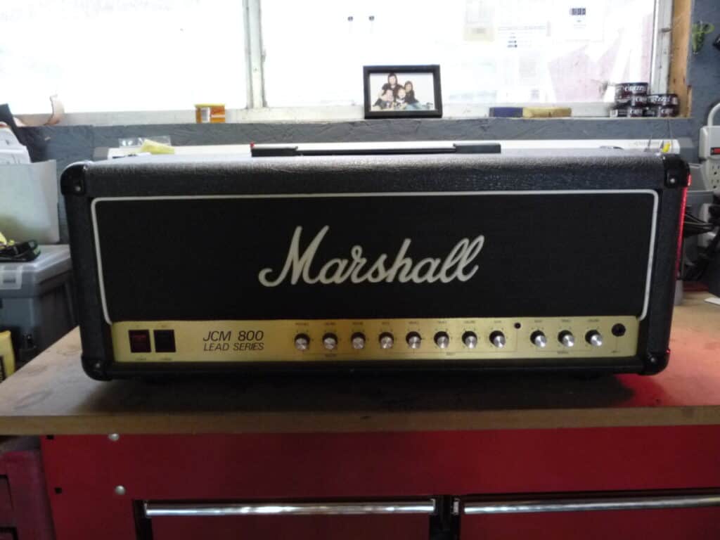 Marshall JCM 800 - Guitar Amps vs Amp Modelers and Audio Interfaces 