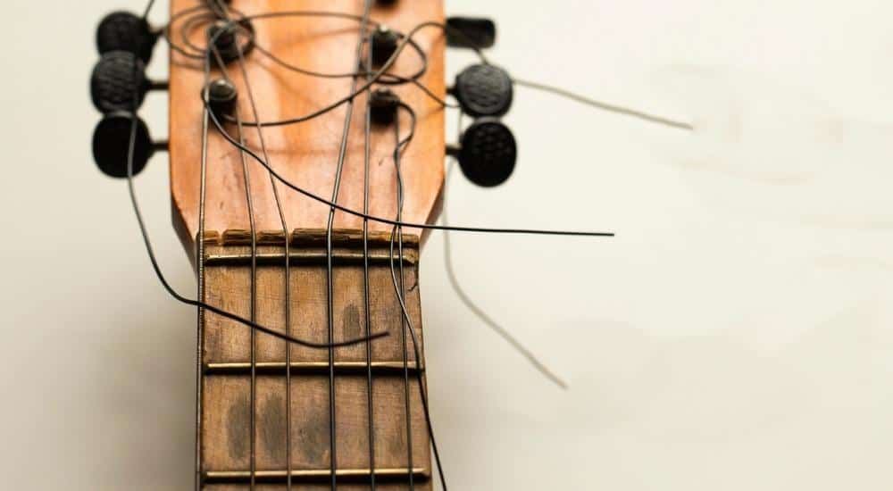 Can Guitar Strings Rust or Do They Tarnish ANSWERED Traveling