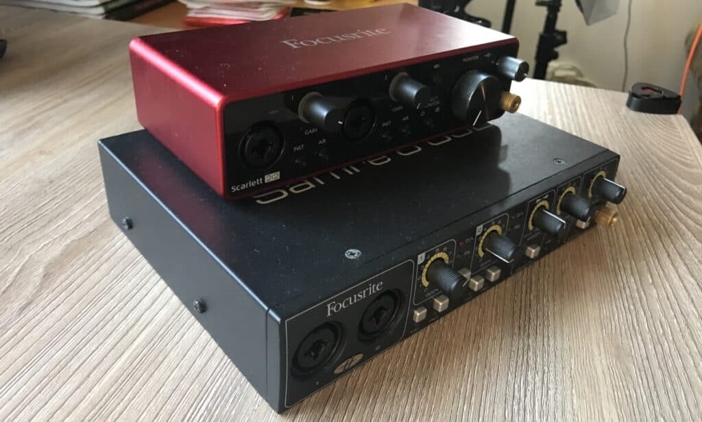 Scarlett on top of Sapphire 6USB - Guitar Amps vs Guitar Amp Modeler 