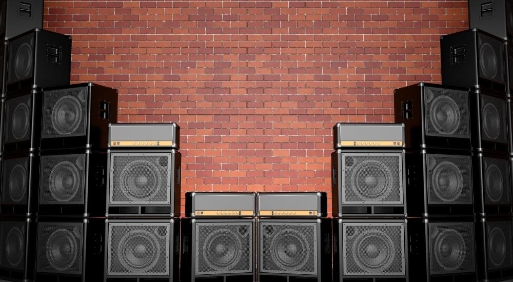 Wall of Amplifiers - Guitar Amp vs. Audio Interface - Which One To Get.jpg