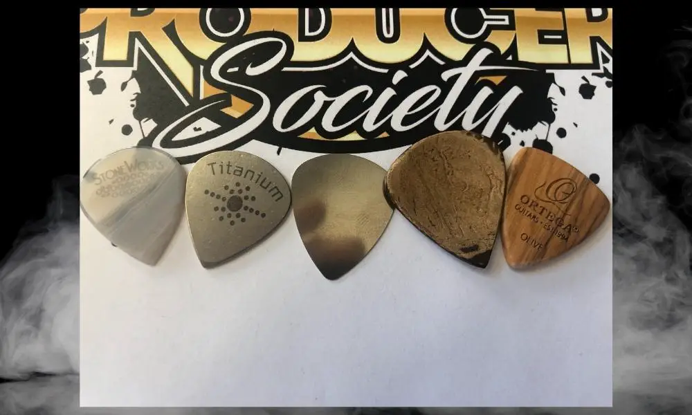 Thick Picks - The Best Acoustic Picks for Strumming 