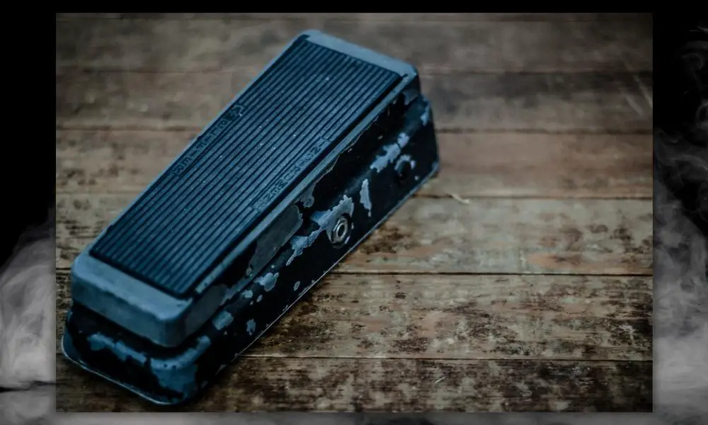 Dunlop Crybaby Wah Wah Pedal - What Guitar Pedals Sound Better With Dying Batteries [EASY]