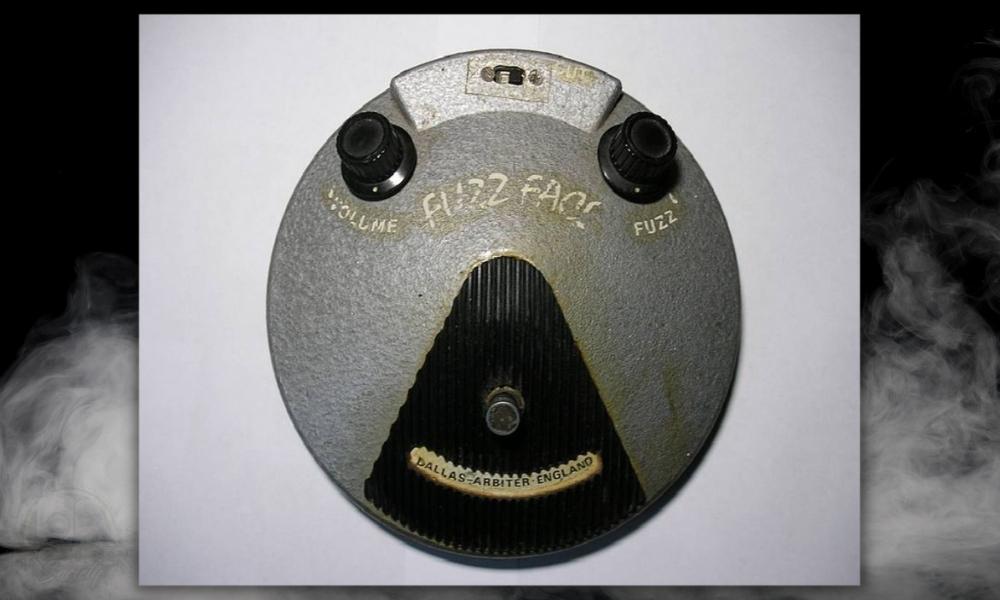 Fuzz-Face-Batteries-in-Guitar-Pedals-vs-Power-Supply-Which-Is-Better