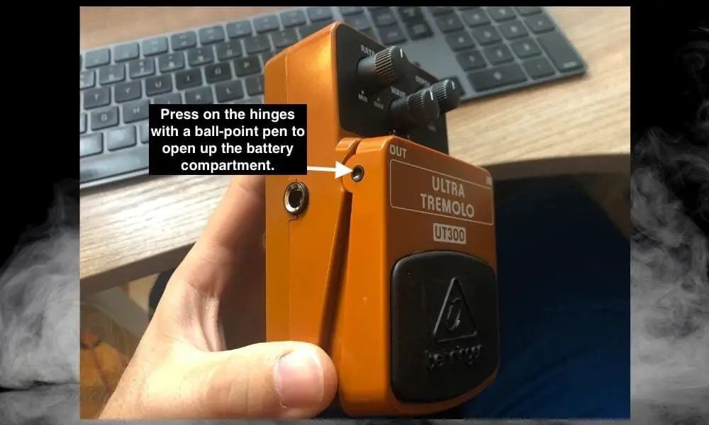 How to replace the battery in a UT300 Tremolo Pedal. 